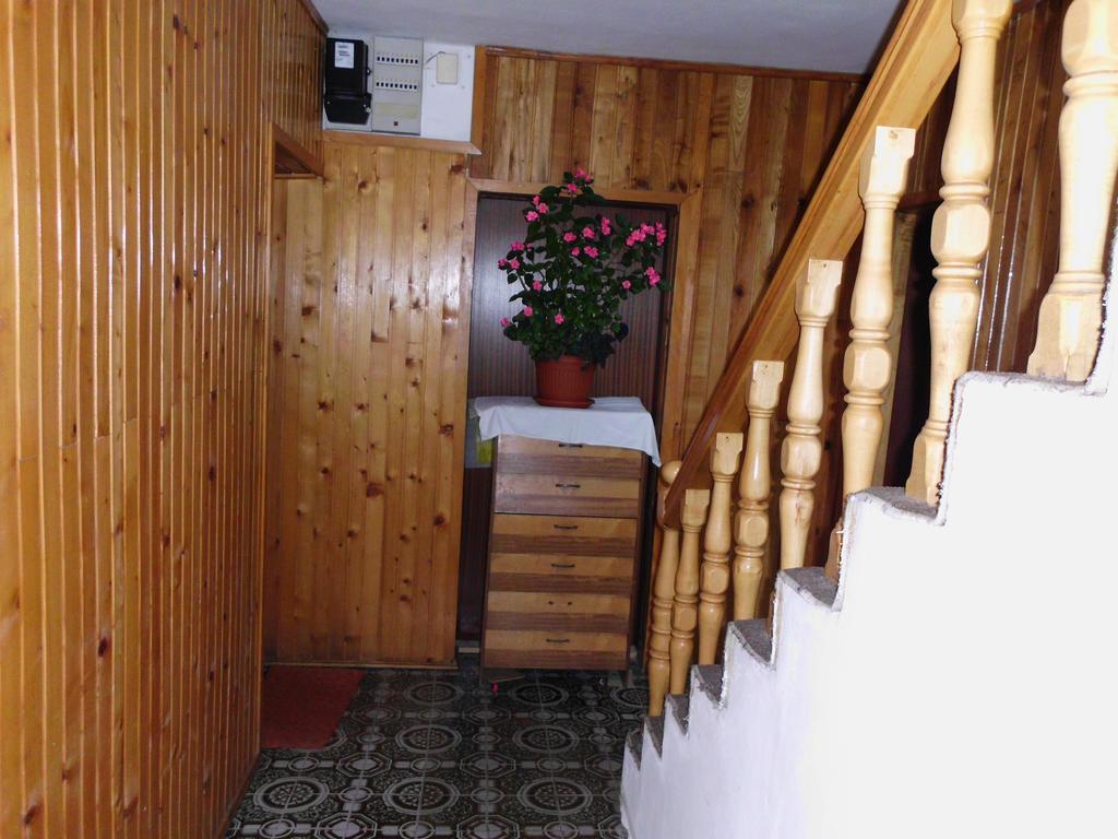 Guest House Krga Korenica Εξωτερικό φωτογραφία